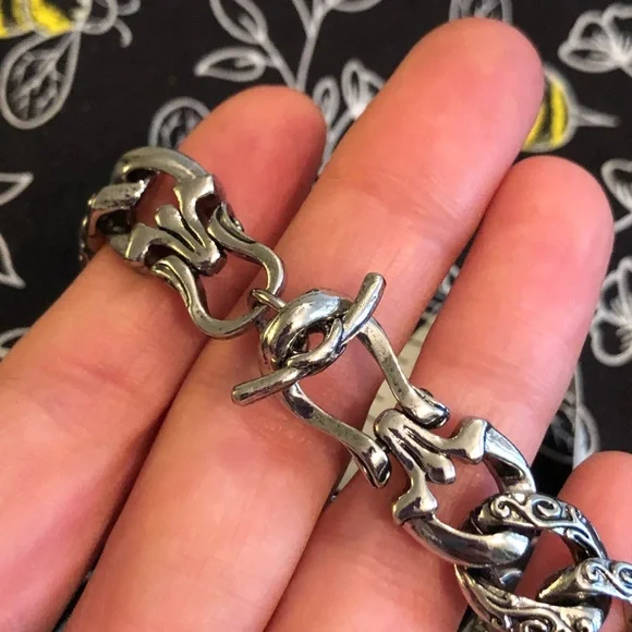 Silver Tone Tiger Head Bracelet - Picture 5 of 8